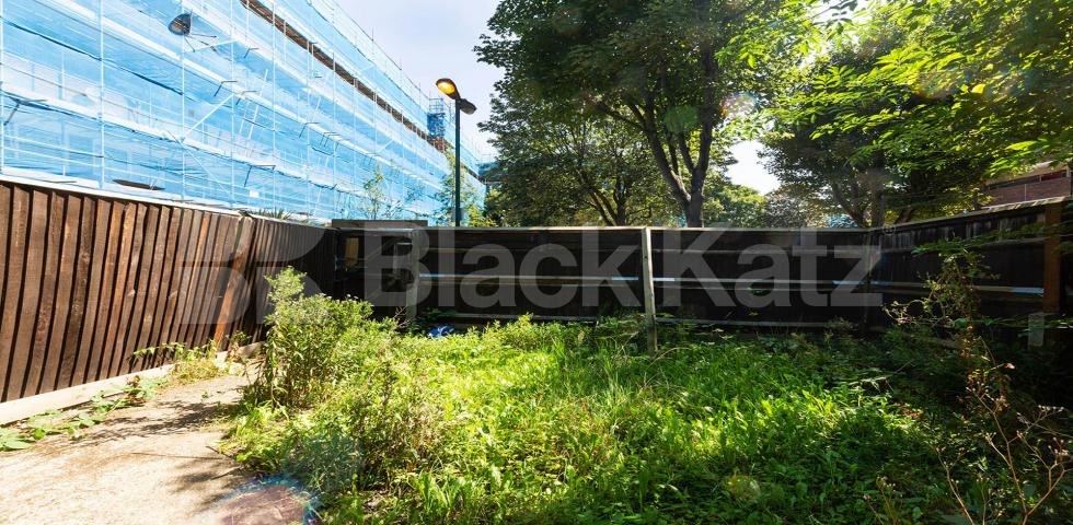 			GOOD FOR 3 SHARERS!, 2 Bedroom, 1 bath, 1 reception Flat			 Pembroke Street, Caledonian road / Kings cross